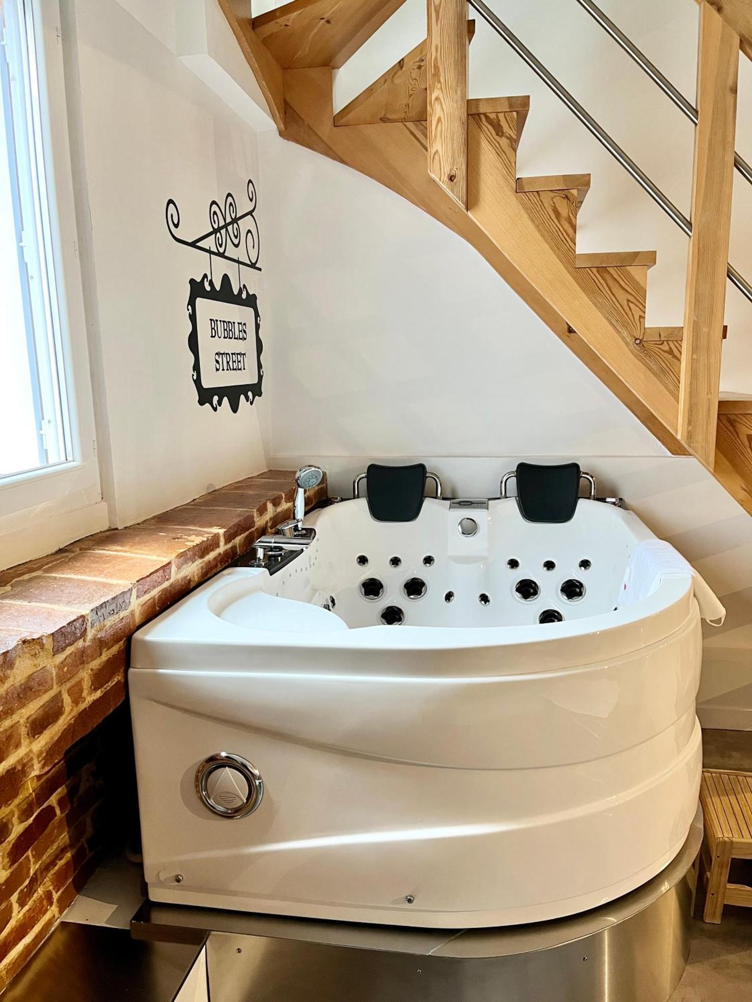L'Antre Vue - Jacuzzi Au Chateau Belberaud Kültér fotó
