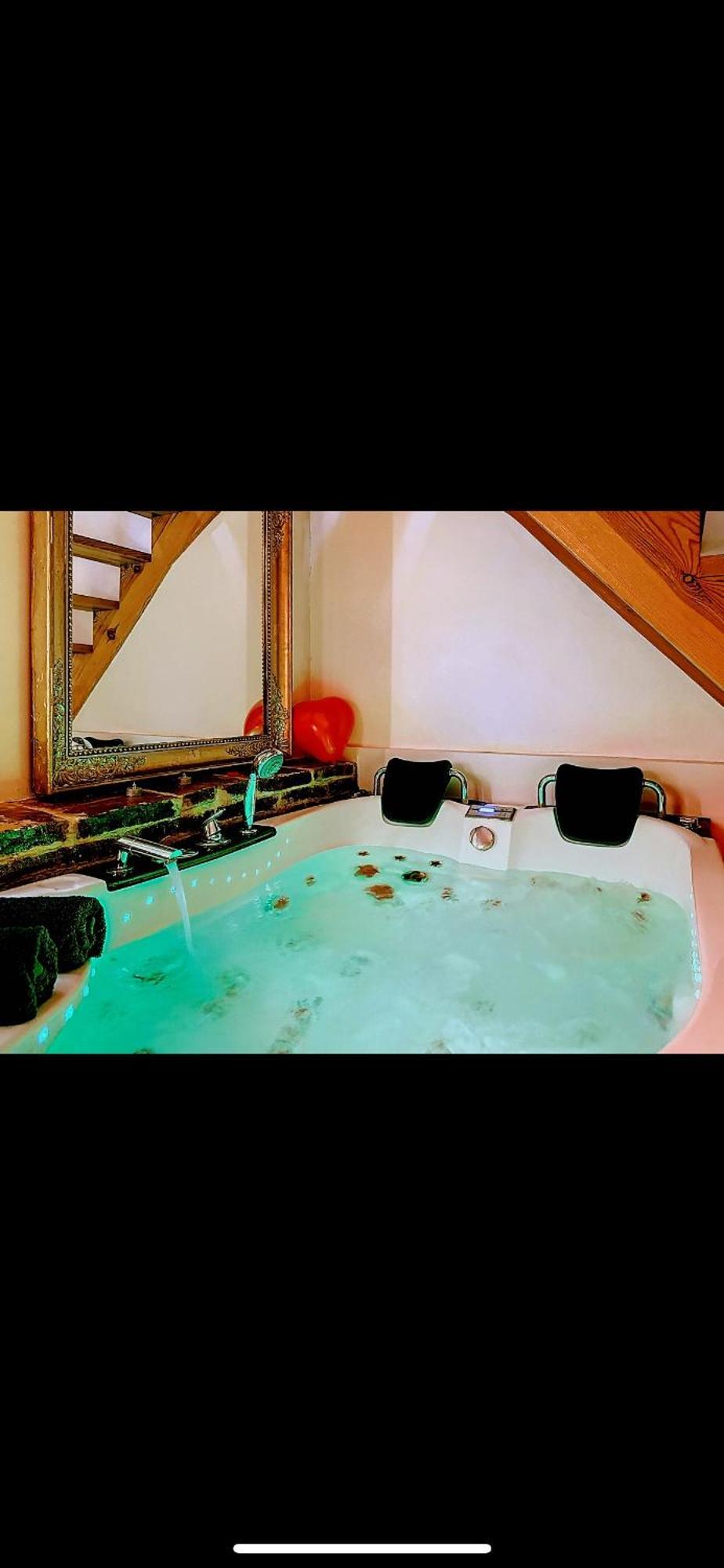 L'Antre Vue - Jacuzzi Au Chateau Belberaud Kültér fotó